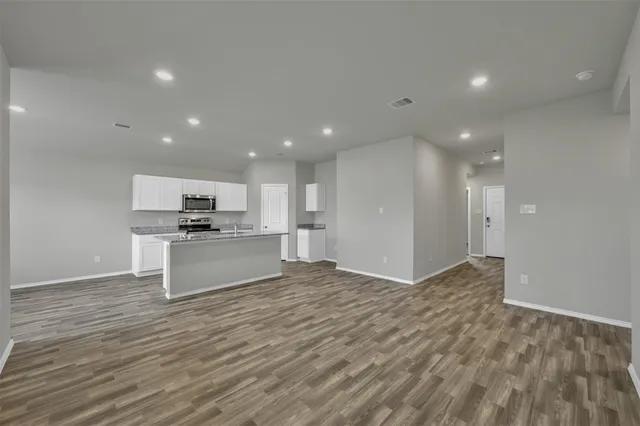 $1,600 | 225 Pecos Drive, Huntsville, TX 77340