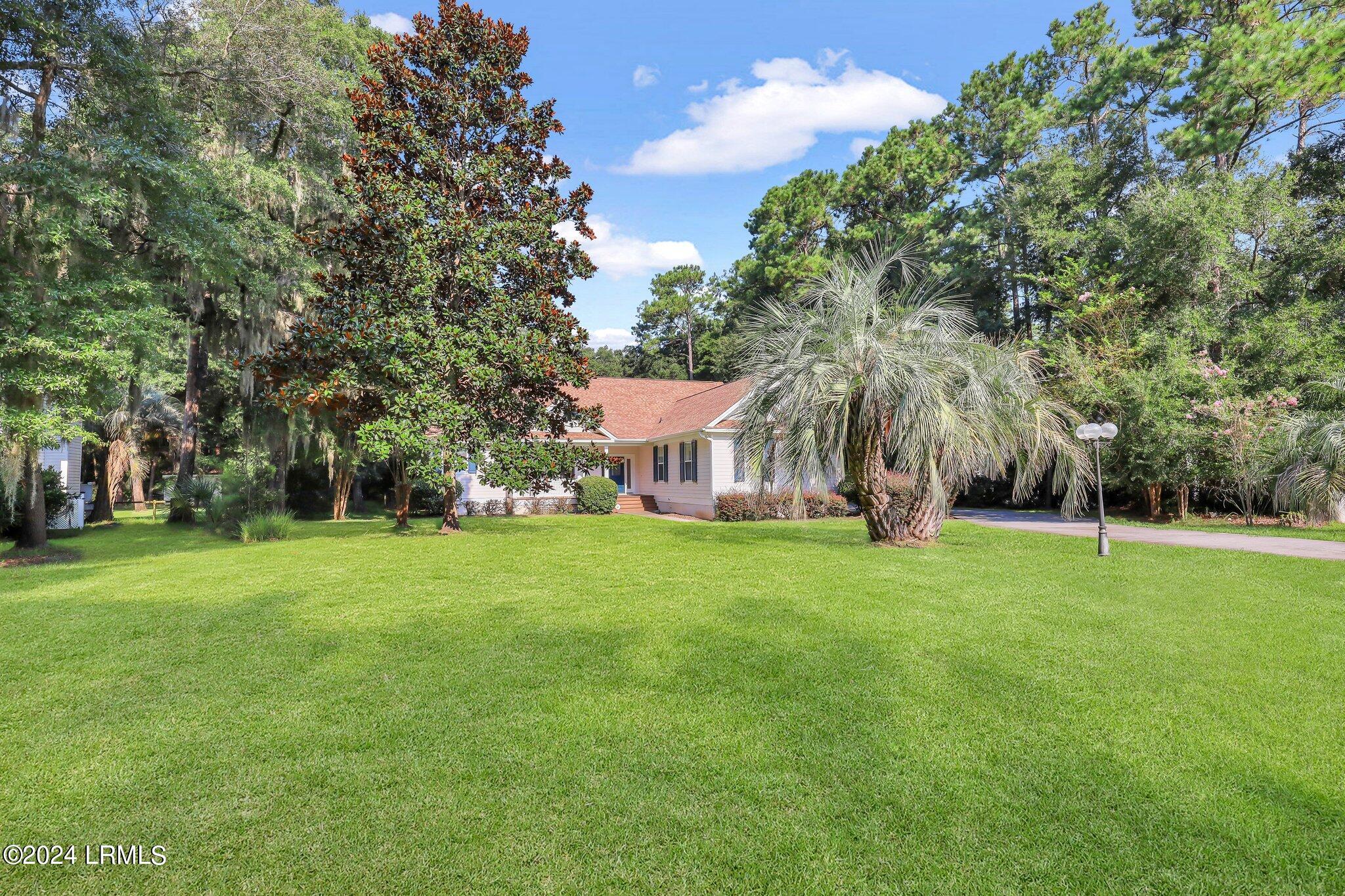69 Walling Grove Road Beaufort, SC 29907 - Photo 3 of 30 7-web-or-mls-IMG_2237_1