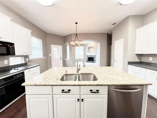 $2,800 | 1653 Carson Lane, Frisco, TX 75033