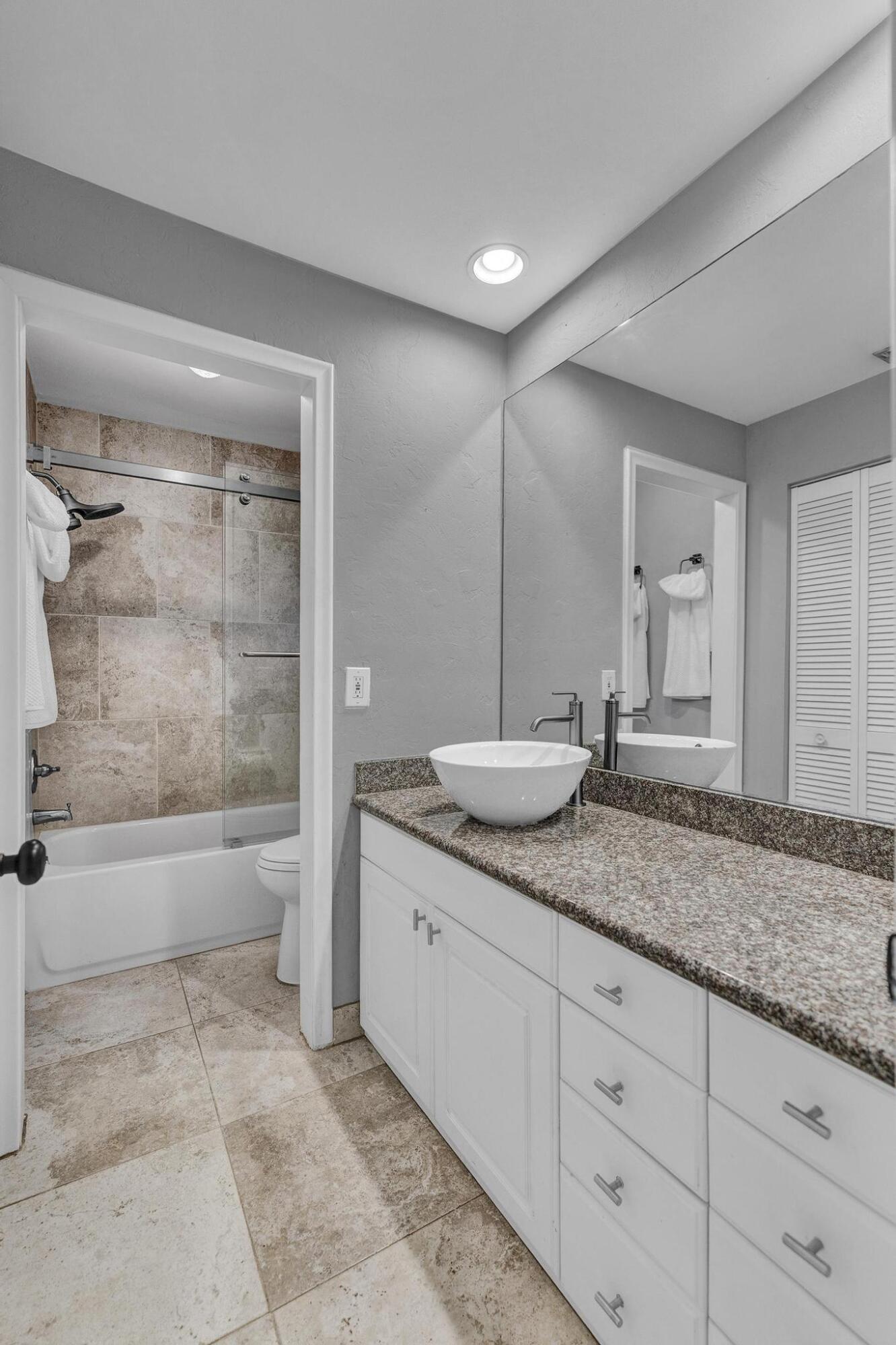 301 Del Rio Boulevard Boca Raton, FL 33432 - Photo 17 of 37 primary bath