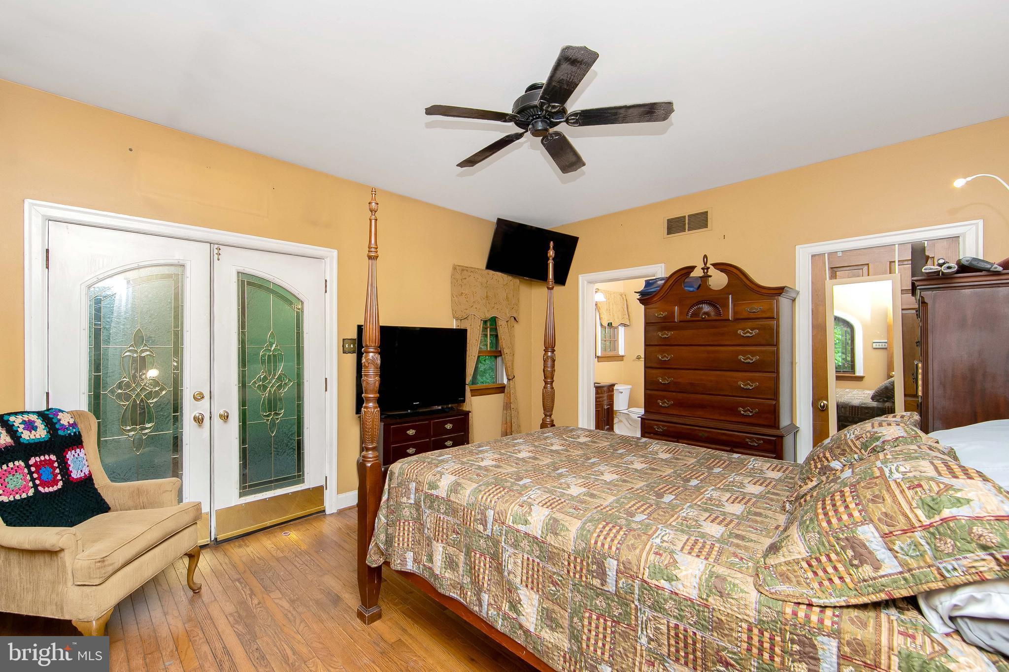 51 E Road Gibbsboro, NJ 08026 - Photo 28 of 42 a bed room with a bed and a television