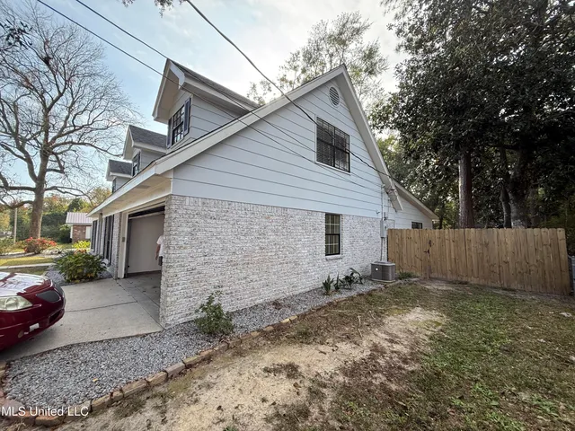 $297,000 | 1711 Seacliffe Drive, Gautier, MS 39553