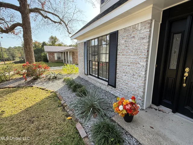 $297,000 | 1711 Seacliffe Drive, Gautier, MS 39553