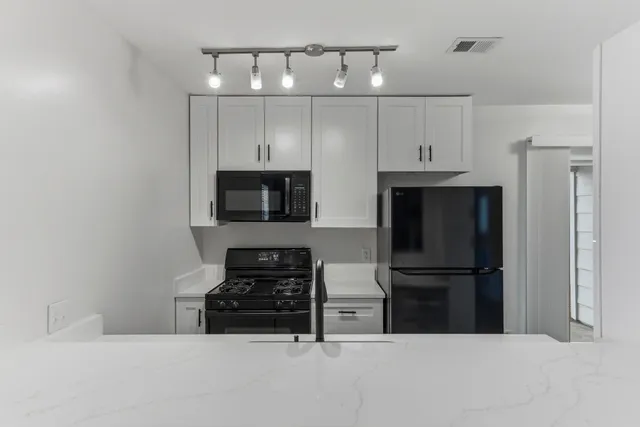 $539,000 | 2711 St Edwards Circle, Austin, TX 78704