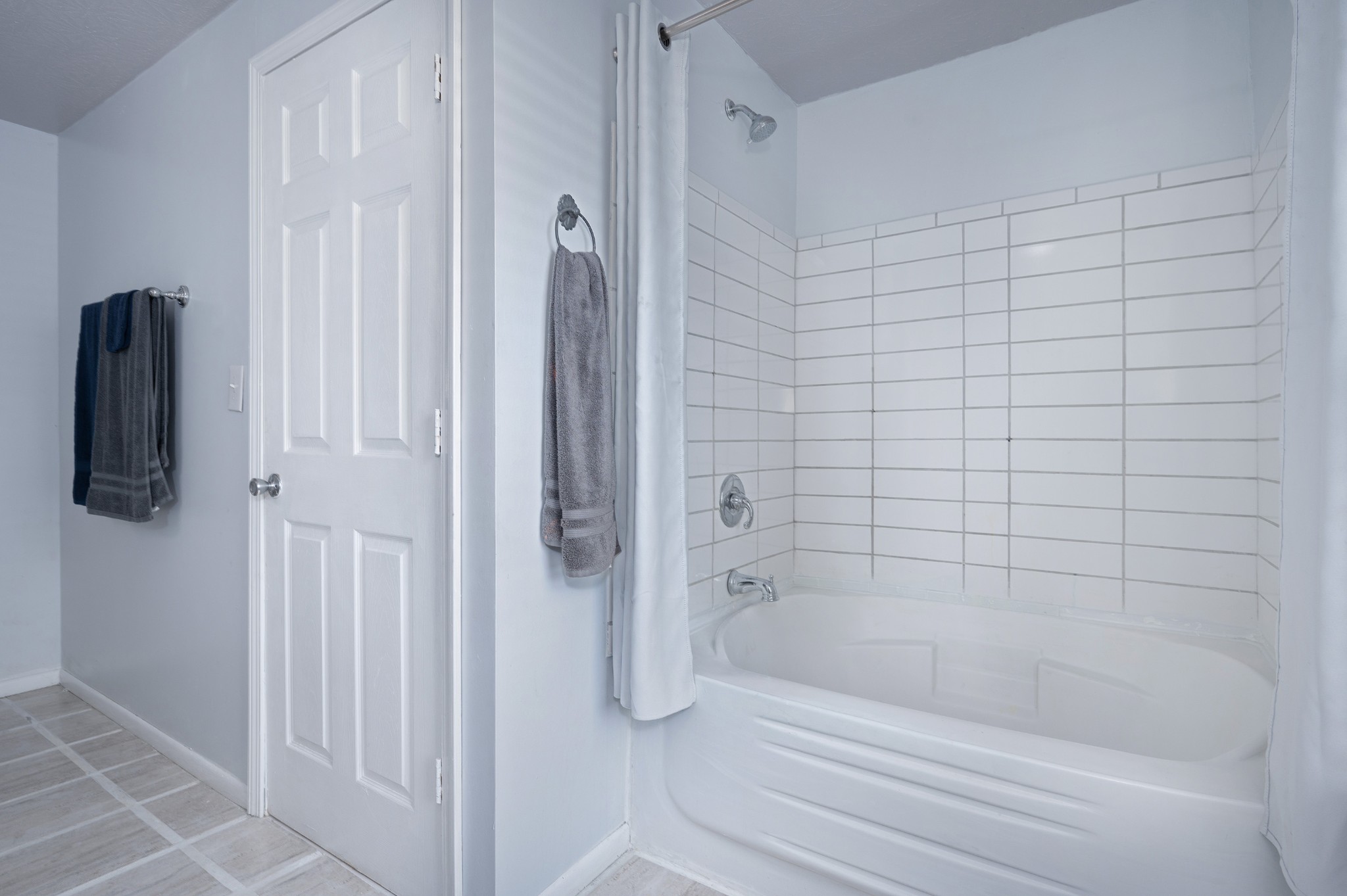 847 Chaffin Road Lafayette, TN 37083 - Photo 11 of 42 a bathroom with a shower