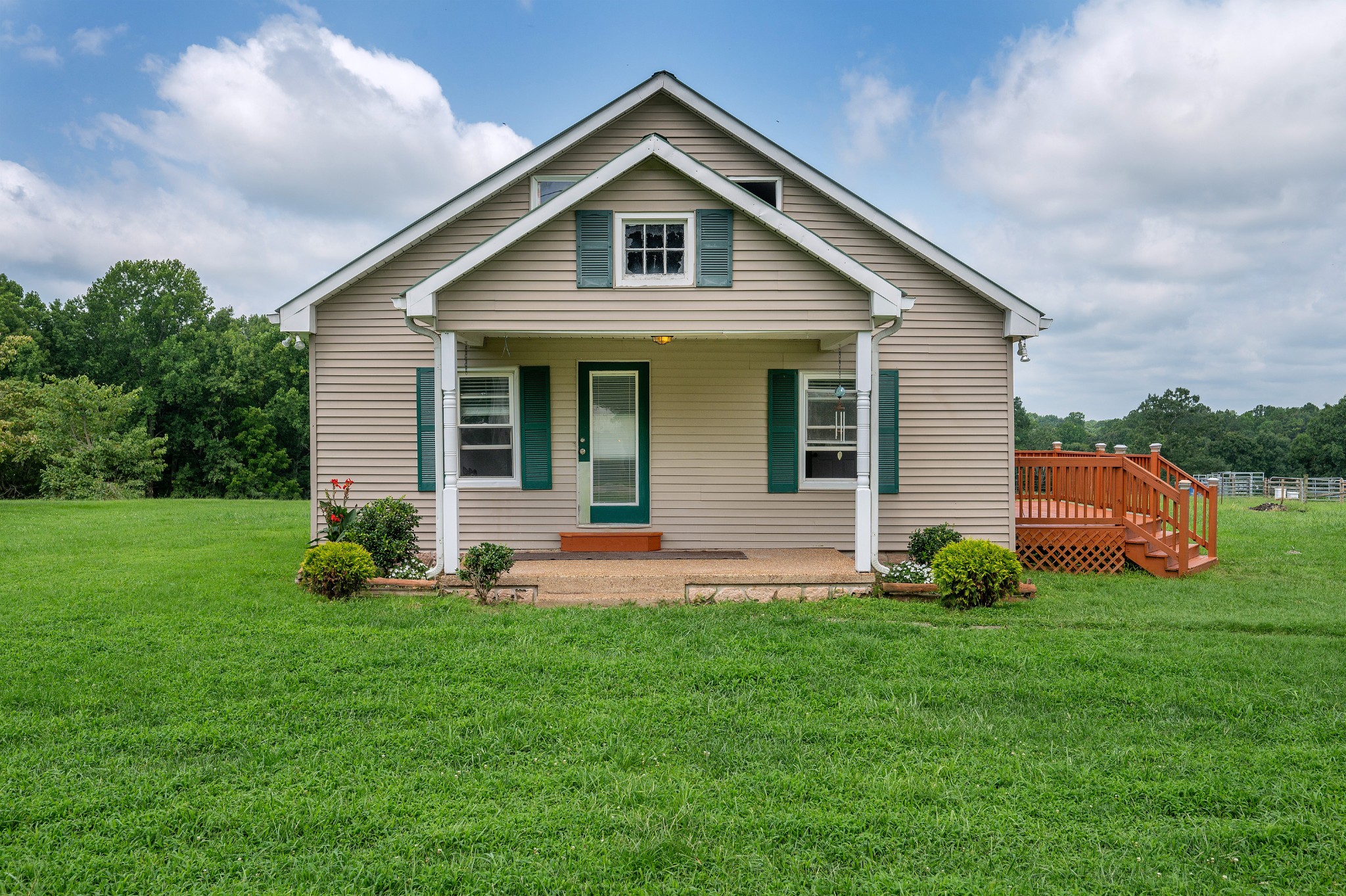 847 Chaffin Road Lafayette, TN 37083 - Photo 42 of 42 a front view of a house with yard and green space