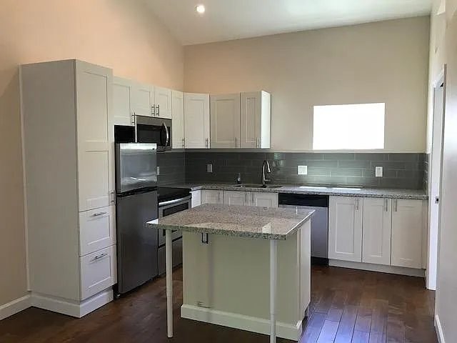 406 Willard Street Houston, TX 77006 - Photo 1 of 11