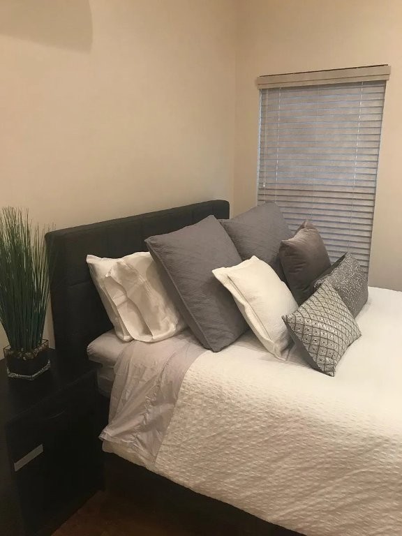 406 Willard Street Houston, TX 77006 - Photo 8 of 11