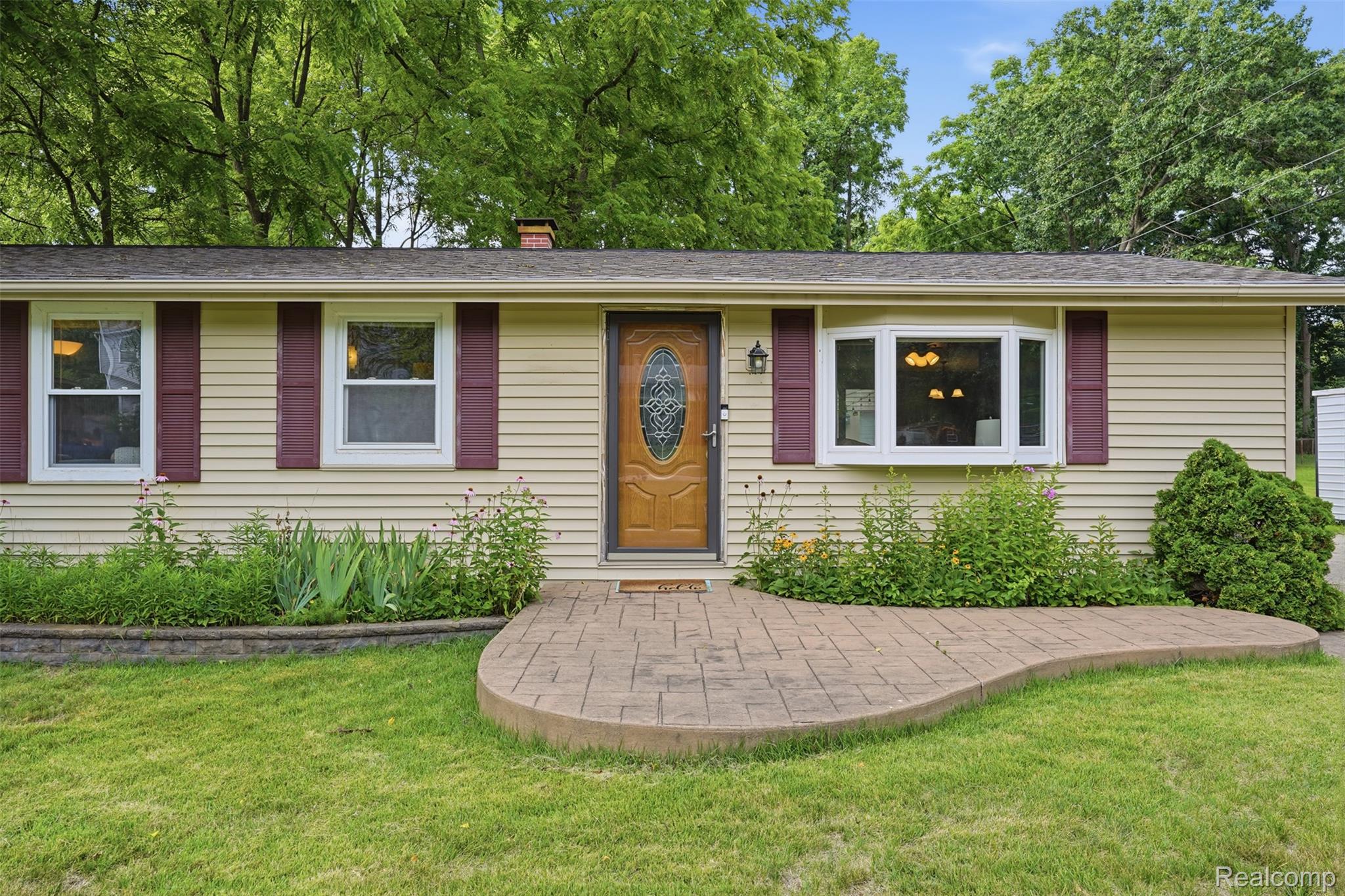 608 Snyder Road Highland, MI 48357 - Photo 3 of 22 608 snyder rd-4.jpg