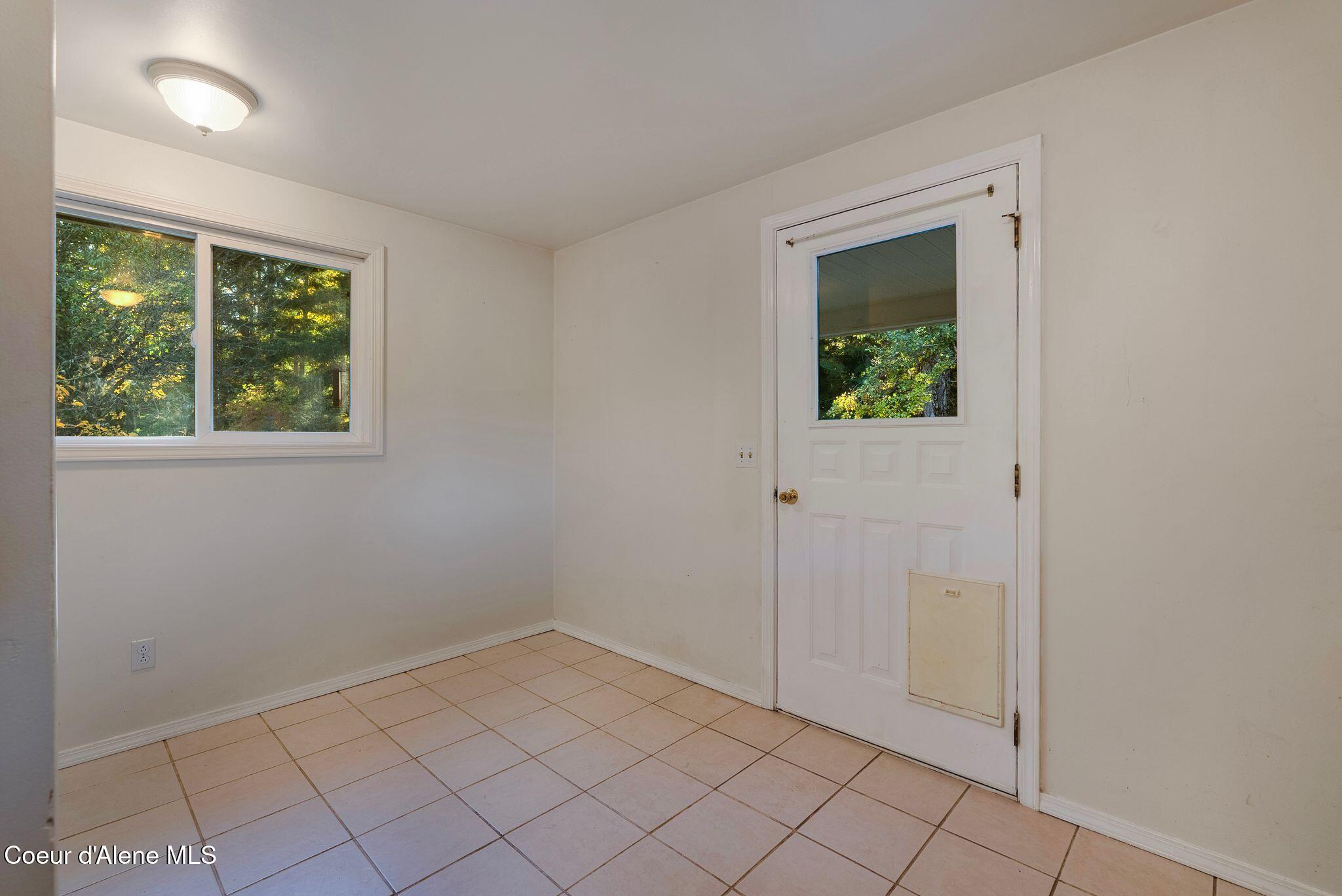 55 Trotter Lane Sandpoint, ID 83864 - Photo 34 of 80 Mudroom off laundry