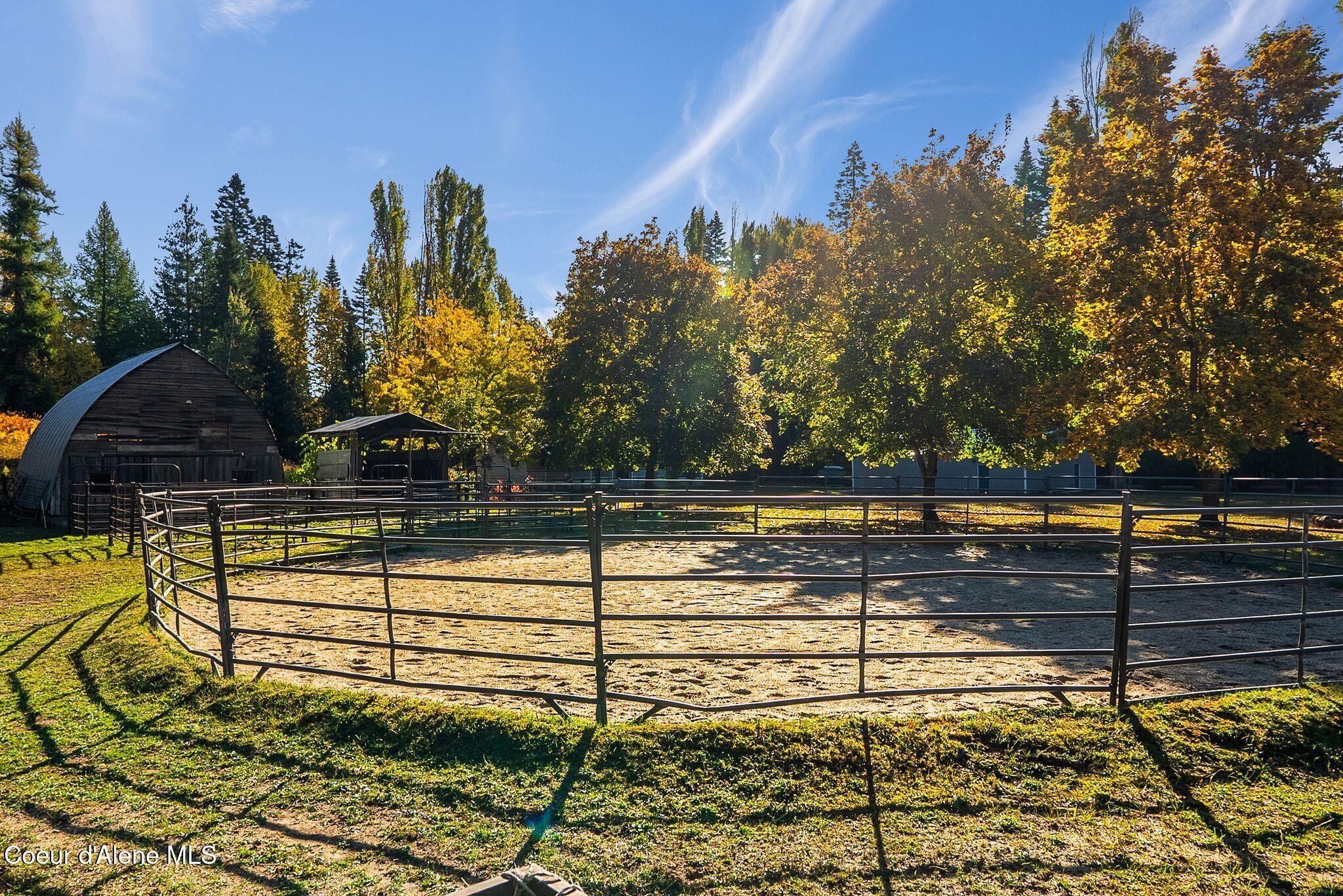 55 Trotter Lane Sandpoint, ID 83864 - Photo 67 of 80 Sandy round pen