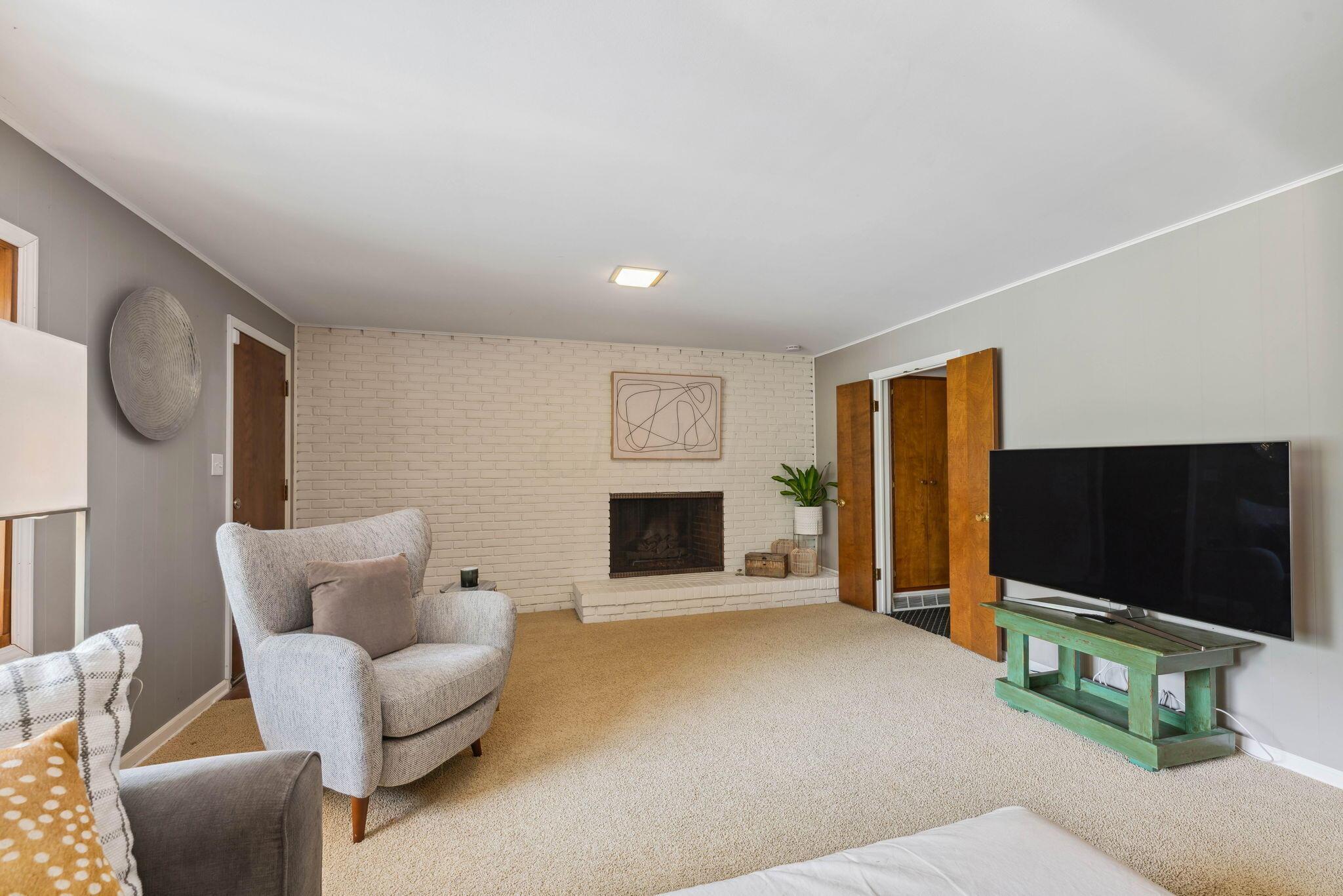 4103 Winfield Road Columbus, OH 43220 - Photo 62 of 91 Family Room