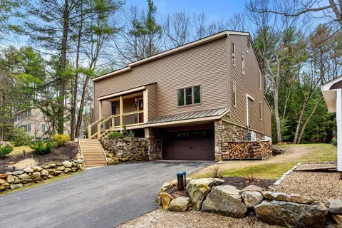$764,900 | 11 Windsor Boulevard, Londonderry, NH 03053