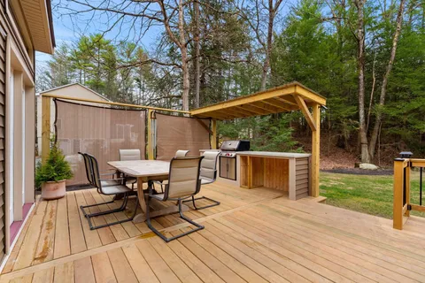 $764,900 | 11 Windsor Boulevard, Londonderry, NH 03053