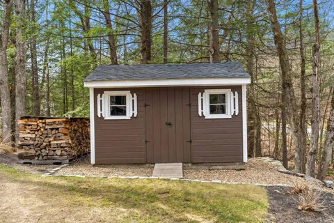 $764,900 | 11 Windsor Boulevard, Londonderry, NH 03053