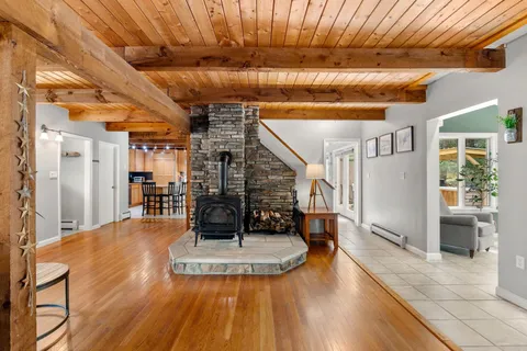 $764,900 | 11 Windsor Boulevard, Londonderry, NH 03053