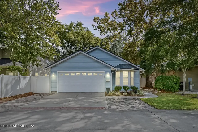 $4,000 | 128 Seminole Road, Unit 11, Atlantic Beach, FL 32233