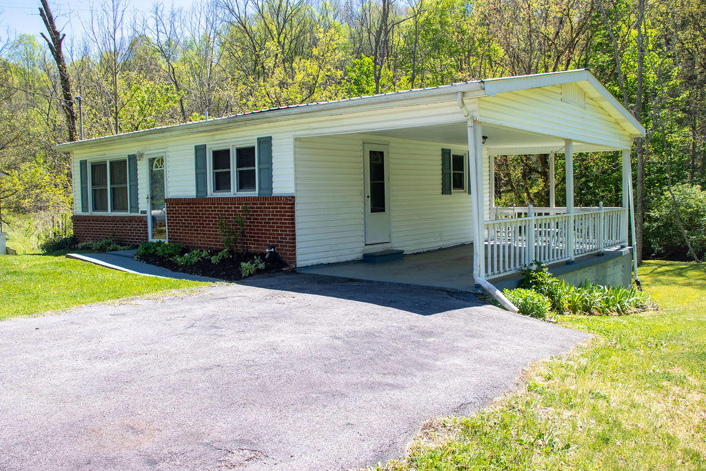 9176 Wagner Road Bristol, VA 24202 - Photo 3 of 20 IMG_3273-HDR