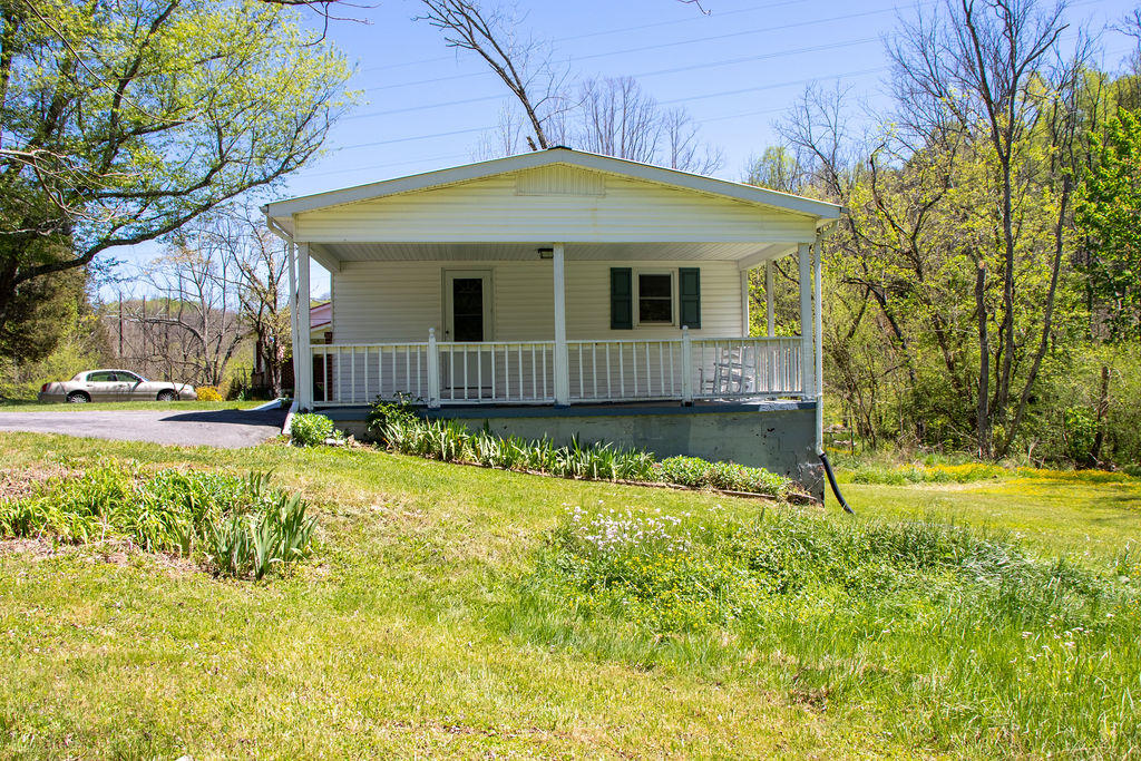 9176 Wagner Road Bristol, VA 24202 - Photo 8 of 20 IMG_3285-HDR