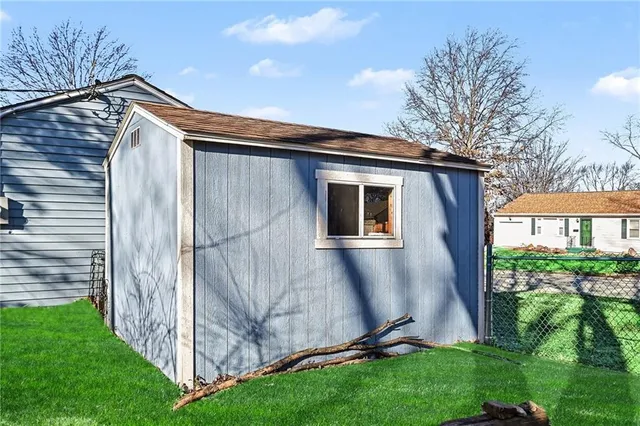 $215,000 | 6709 North Campbell Street, Kansas City, MO 64118