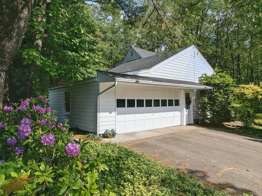 128 Lovell Road Holden, MA 01520 - Photo 3 of 36 Gallery Image 3