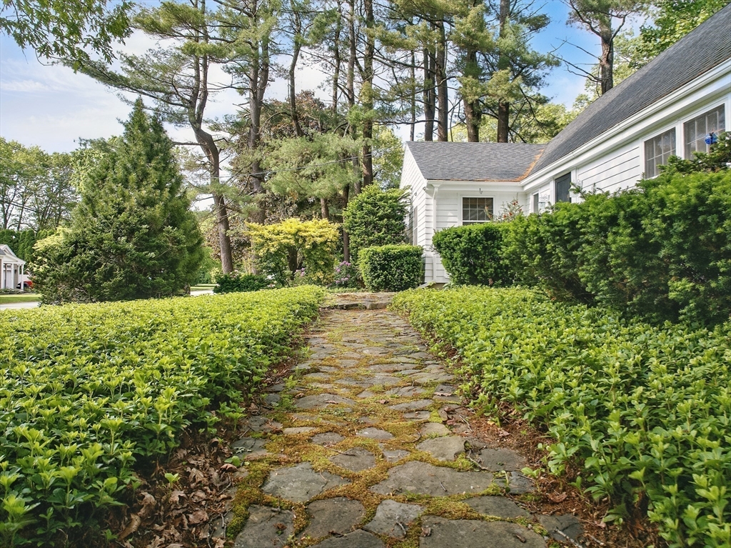 128 Lovell Road Holden, MA 01520 - Photo 33 of 36 Gallery Image 33