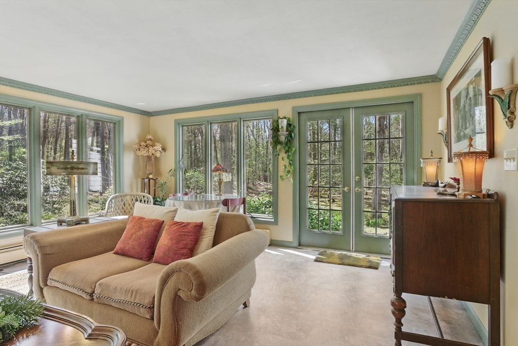 128 Lovell Road Holden, MA 01520 - Photo 6 of 36 Gallery Image 6