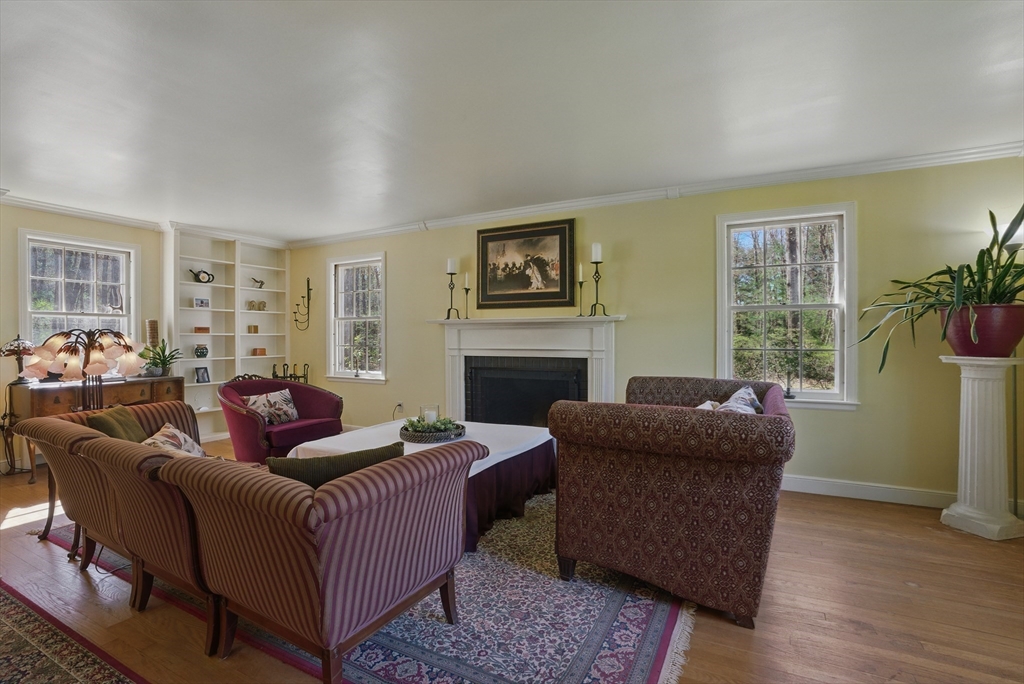 128 Lovell Road Holden, MA 01520 - Photo 10 of 36 Gallery Image 10