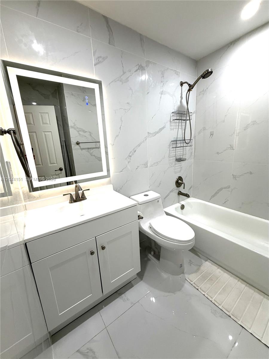 14725 Southwest 86th Lane Miami, FL 33193 - Photo 21 of 32