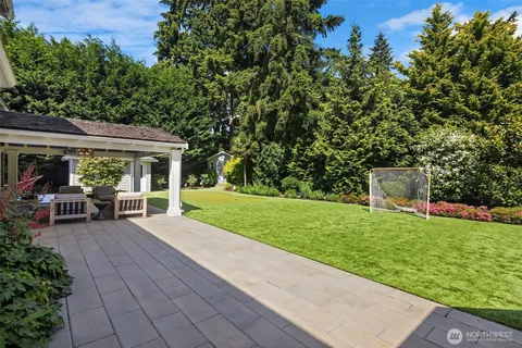 $5,298,000 | 2042 77th Avenue Northeast, Medina, WA 98039