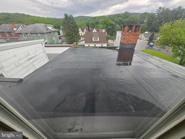 $99,900 | 607 East Market Street, Pottsville, PA 17901