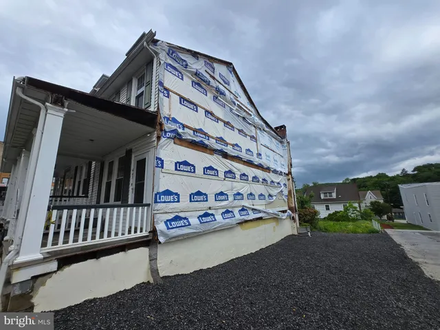 $99,900 | 607 East Market Street, Pottsville, PA 17901