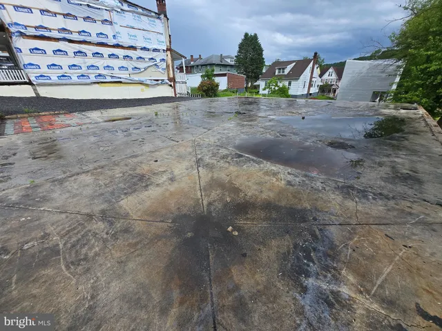 $99,900 | 607 East Market Street, Pottsville, PA 17901