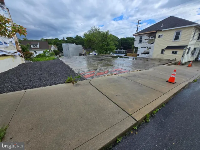 $99,900 | 607 East Market Street, Pottsville, PA 17901