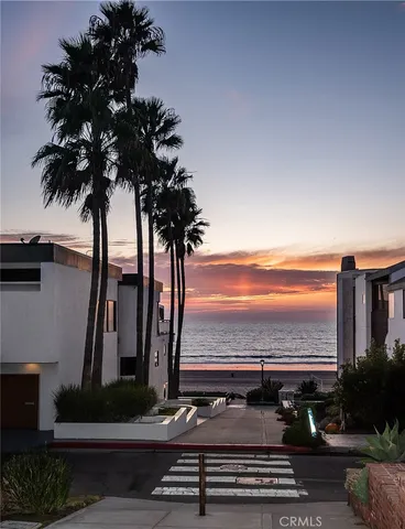 a view of outdoor space with lots of trees