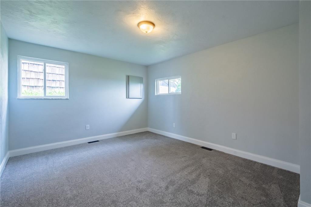 484 Colonial Manor Road Irwin, PA 15642 - Photo 14 of 25 Gallery Image 14