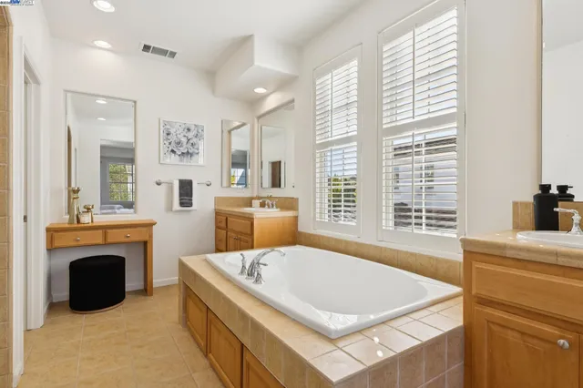 $1,688,000 | 5 Cornelius Square, Alameda, CA 94501