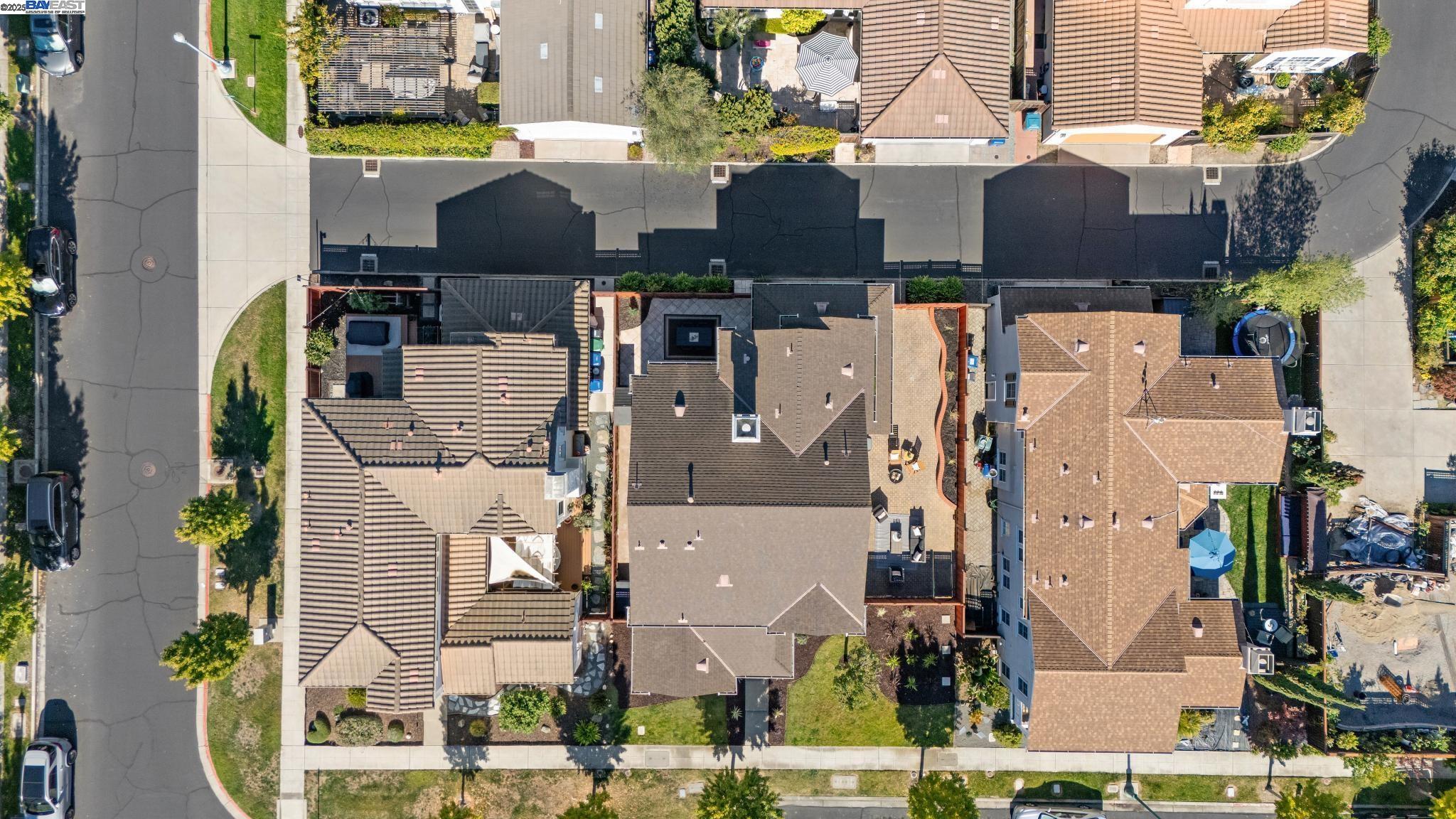 5 Cornelius Square Alameda, CA 94501 - Photo 55 of 60 an aerial view of residential houses with outdoor space and parking