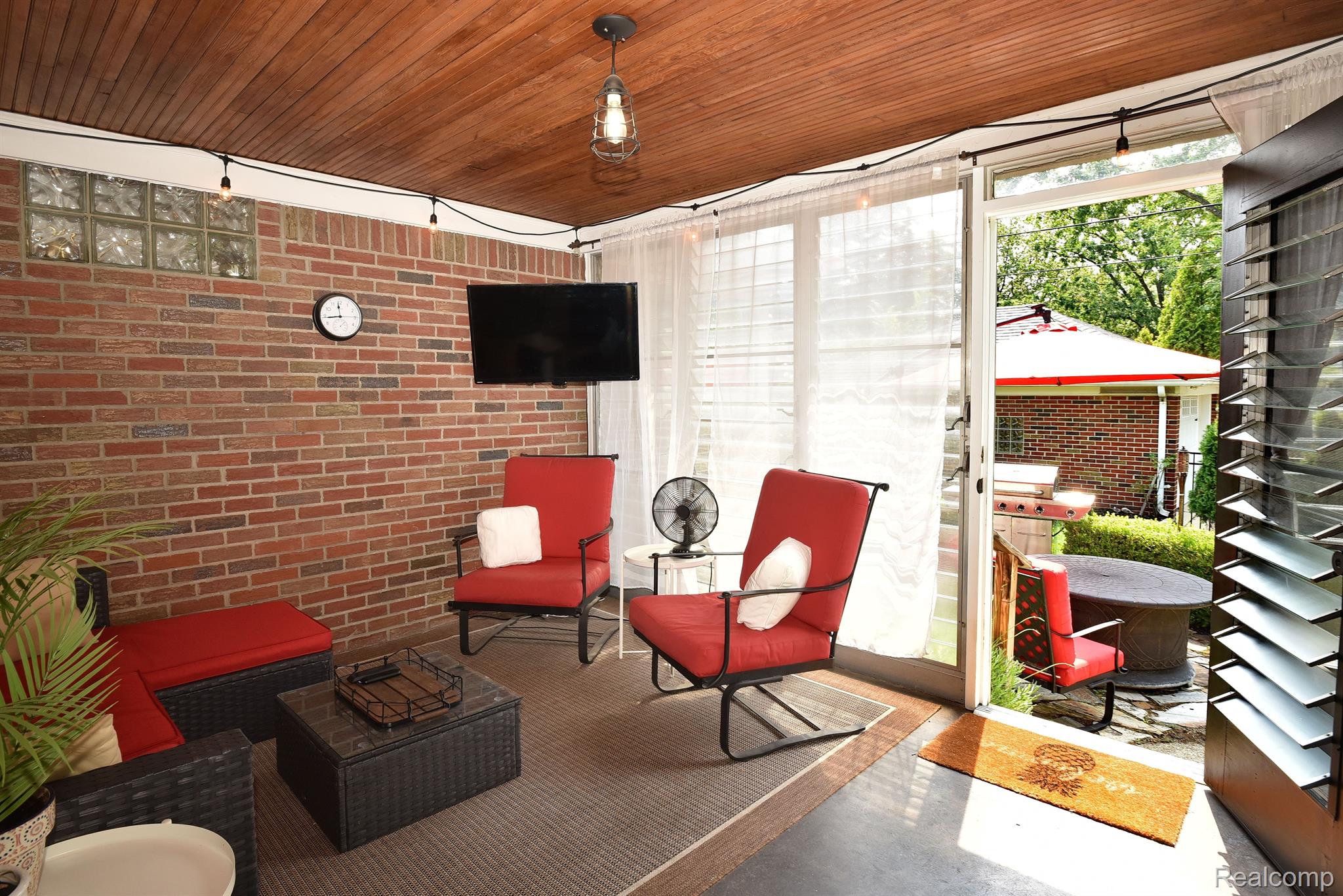 2831 Bembridge Road Royal Oak, MI 48073 - Photo 18 of 40 Gallery Image 18
