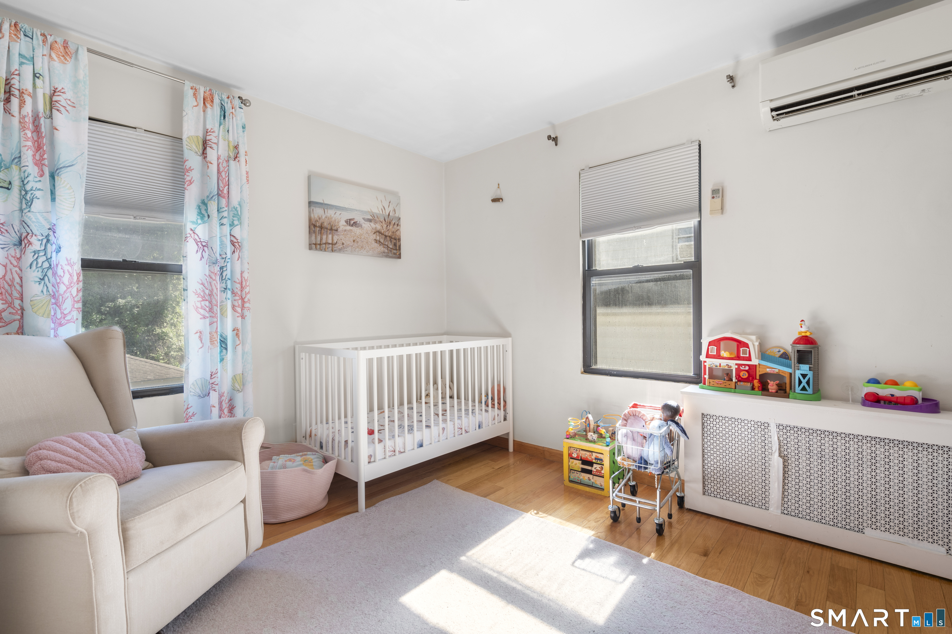 112 Colonial Road Stamford, CT 06906 - Photo 13 of 39