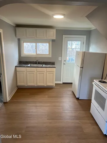 $1,025 | 9 Edward Street, Unit A, Cohoes, NY 12047