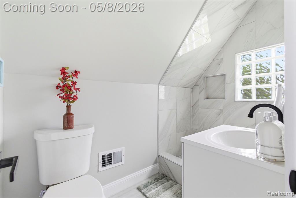 3869 Harding Street Detroit, MI 48214 - Photo 25 of 36