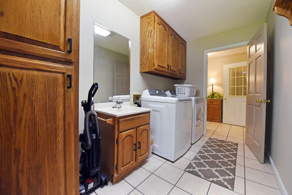 382 Pat Colwell Road Blairsville, GA 30512 - Photo 28 of 42 a utility room with dryer and washer