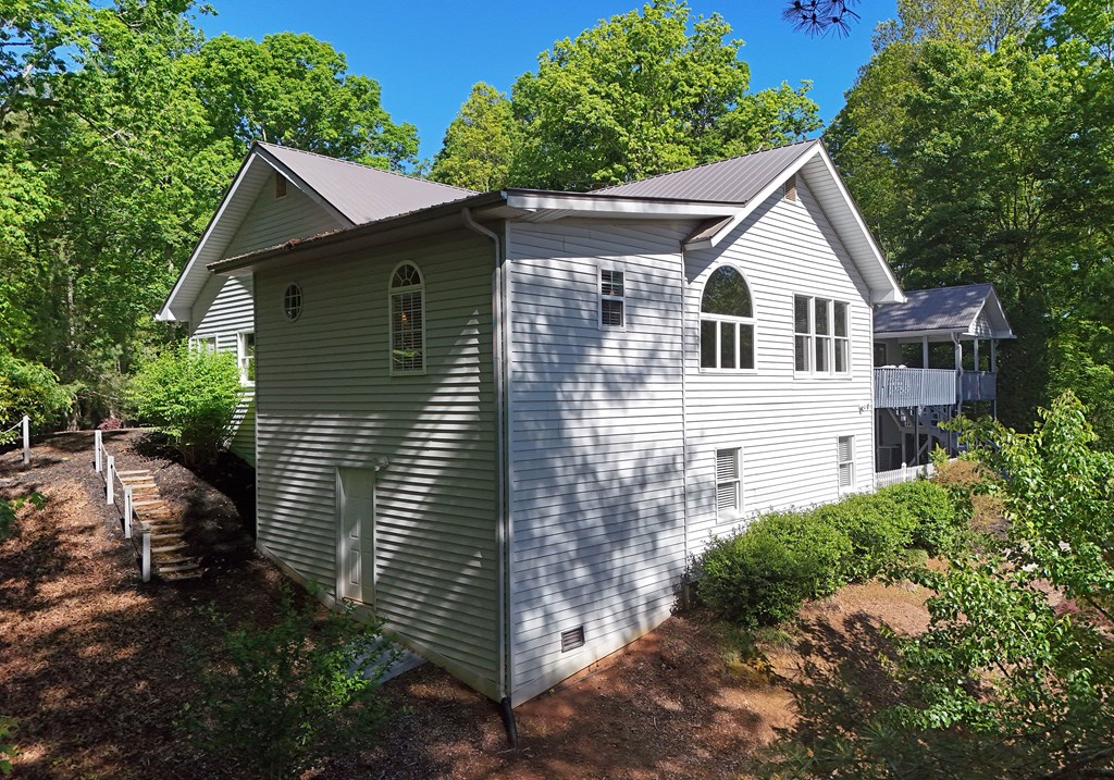 382 Pat Colwell Road Blairsville, GA 30512 - Photo 42 of 42 a front view of a house with garden