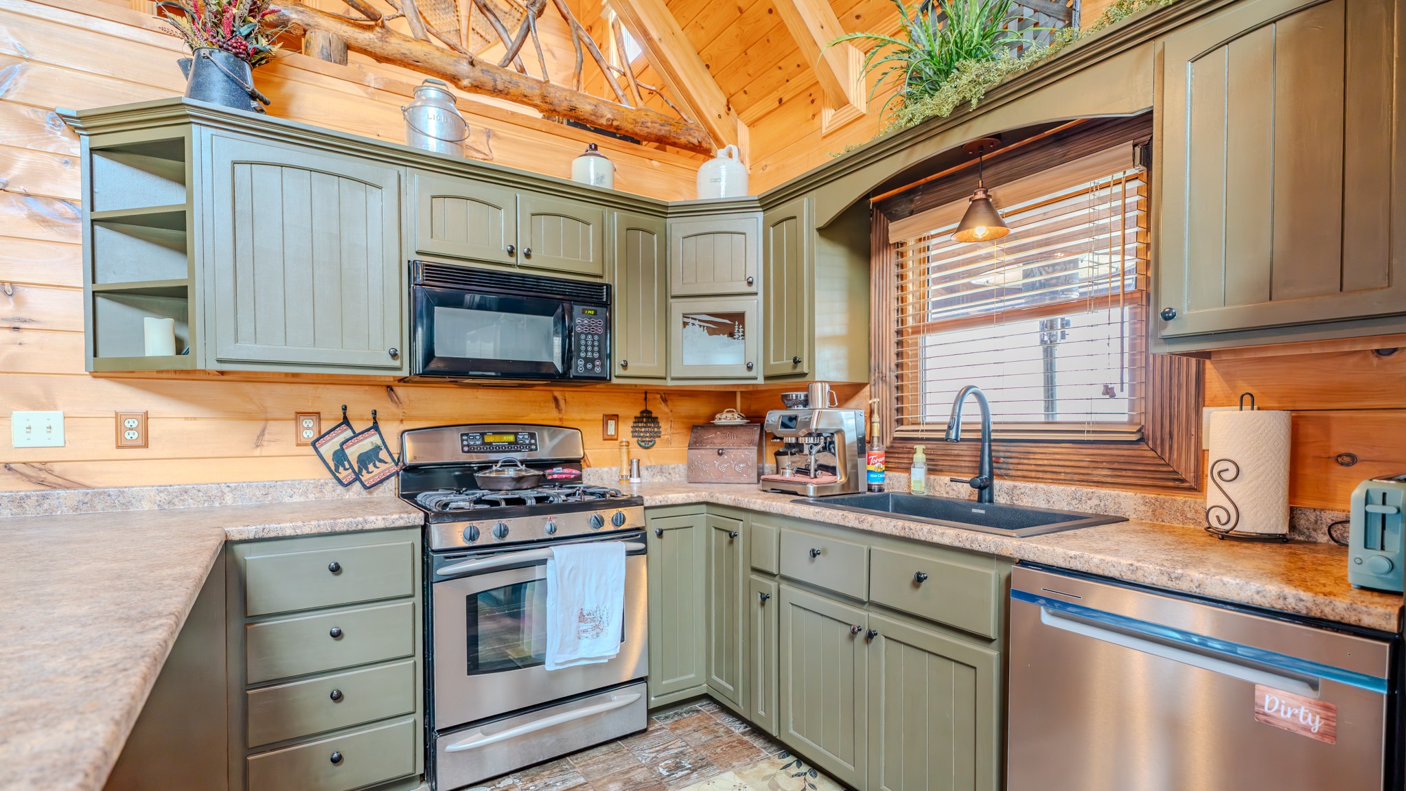 336 John J Smith Road Oneida, TN 37841 - Photo 15 of 55