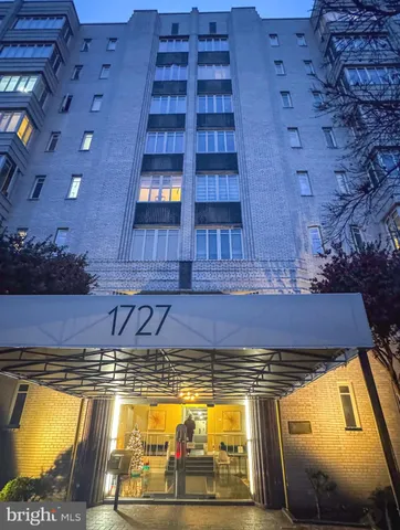 $2,600 | 1727 Massachusetts Avenue Northwest, Unit 819, Washington, DC 20036
