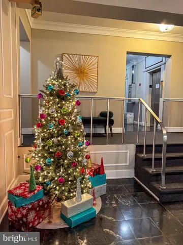 $2,600 | 1727 Massachusetts Avenue Northwest, Unit 819, Washington, DC 20036