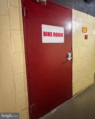 $2,600 | 1727 Massachusetts Avenue Northwest, Unit 819, Washington, DC 20036