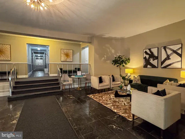 $2,600 | 1727 Massachusetts Avenue Northwest, Unit 819, Washington, DC 20036