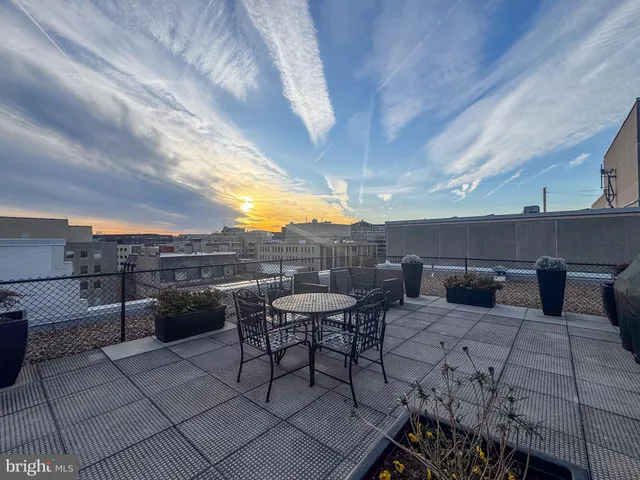 $2,600 | 1727 Massachusetts Avenue Northwest, Unit 819, Washington, DC 20036